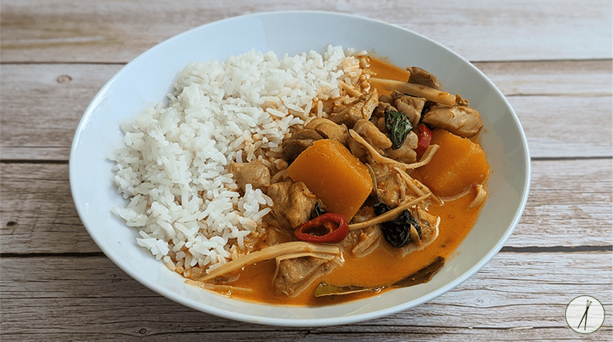 עוף ודלעת בקארי אדום תאילנדי – Keng Phed Gai&nbsp;Fakthang