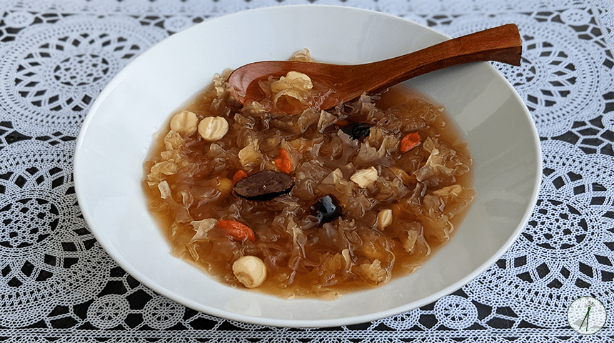 מרק פטריות שלג מתוק – Tián xuě ěr&nbsp;tāng